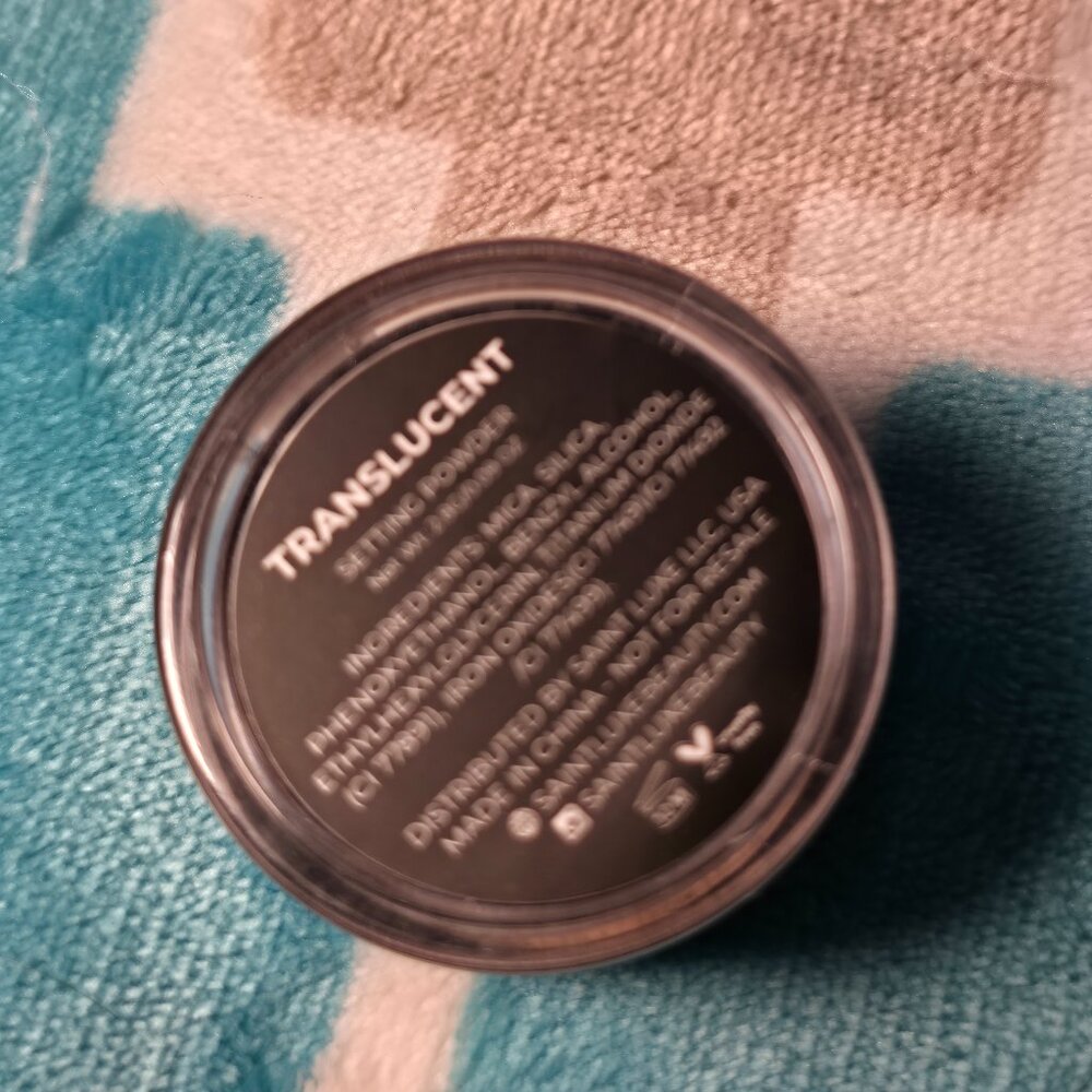 Saint Luxe Translucent Setting Powder - Picture 3 of 4
